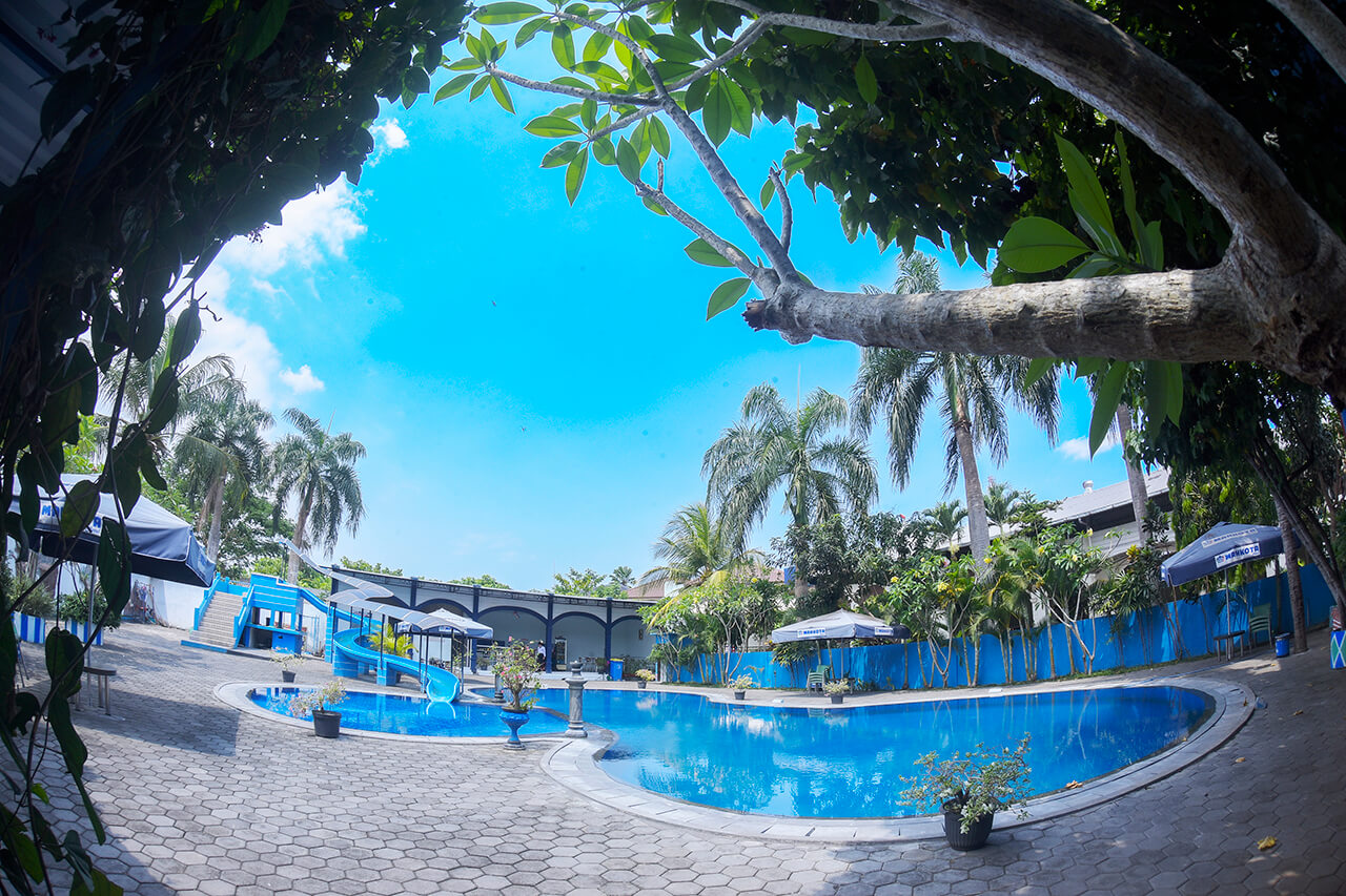 Mahkota Hotel Swimming Pool